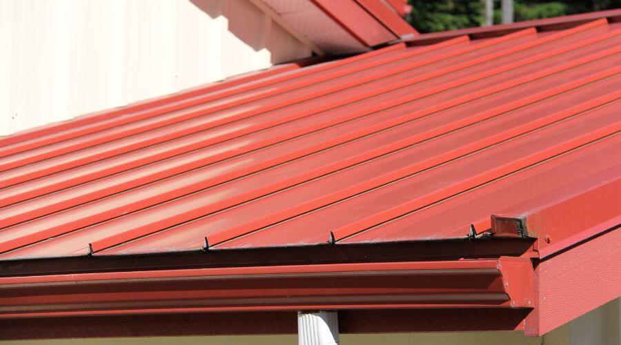 Professional gutter cleaning services in Huddy, KY